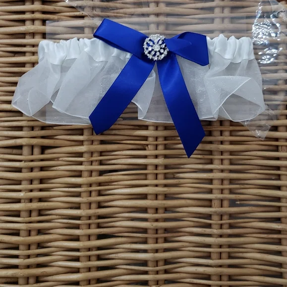 NWT- White and Blue Garter with Rhinestone Accent - Picture 2 of 6